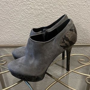 Nine West Grey Suede platform Booties size 8 1/2 medium